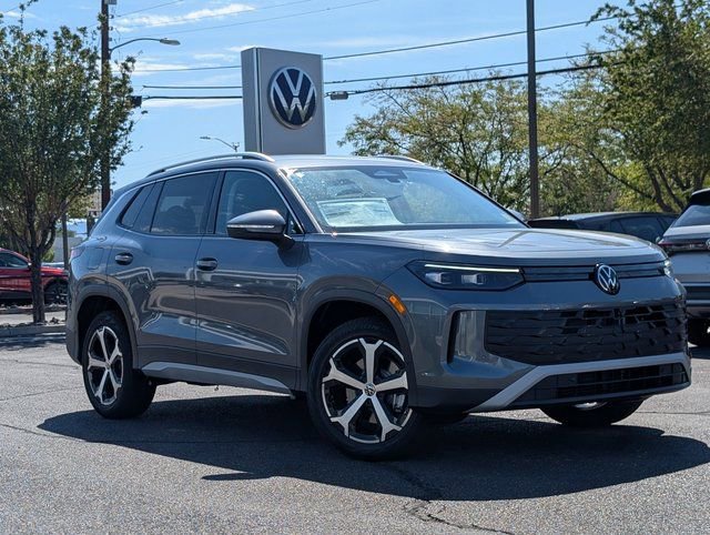 New 2025 Volkswagen Tiguan SE