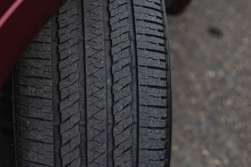 Used 2023 Jeep Grand Cherokee Overland w/ Rear Seat Video Group I AWD/4WD image 5