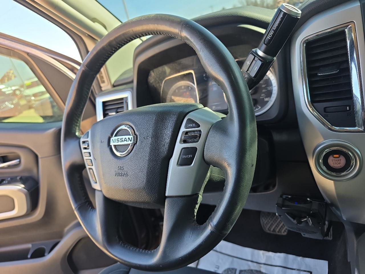 Used 2017 Nissan Titan SV image 13
