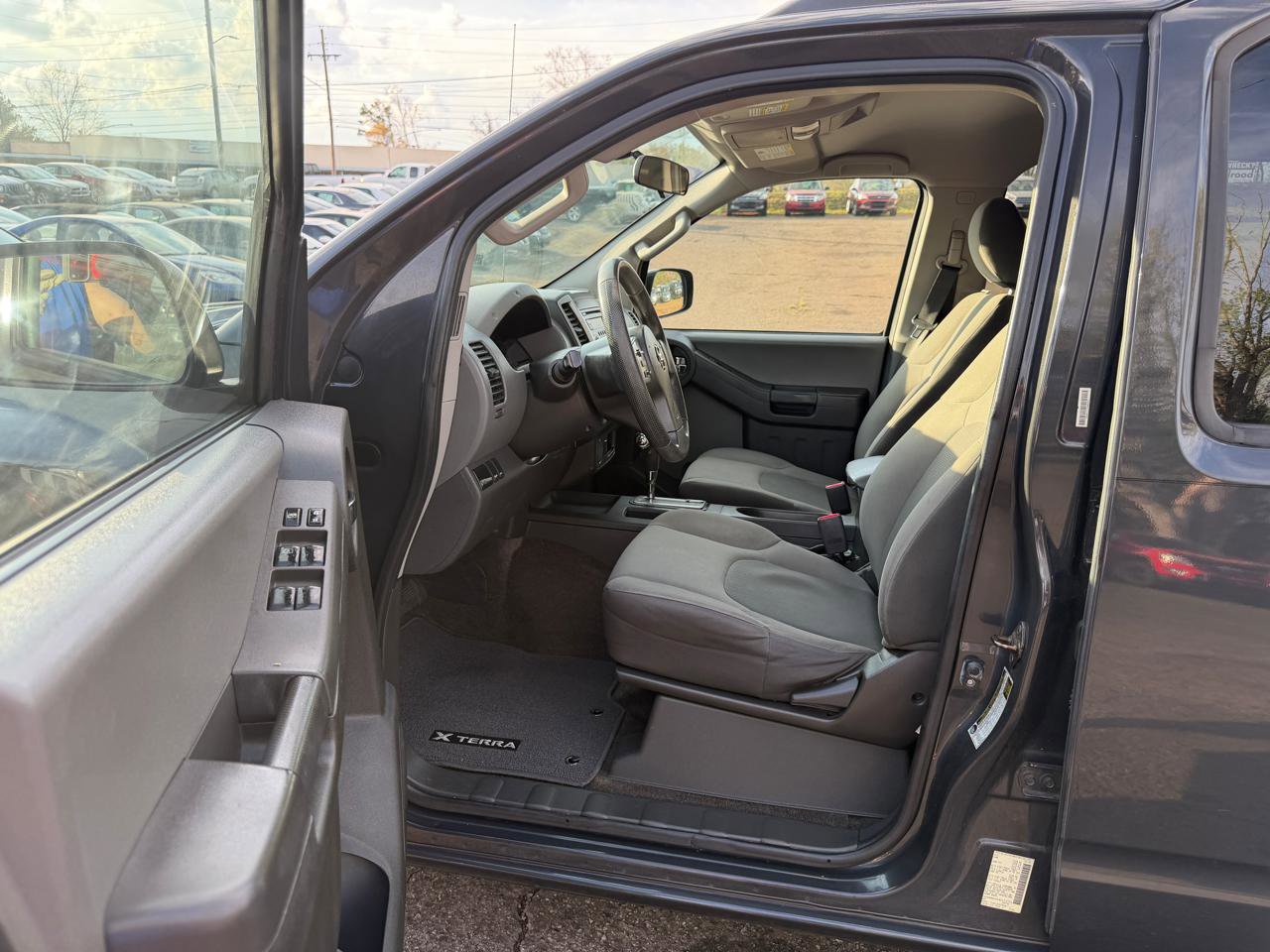 Used 2015 Nissan Xterra X RWD image 11