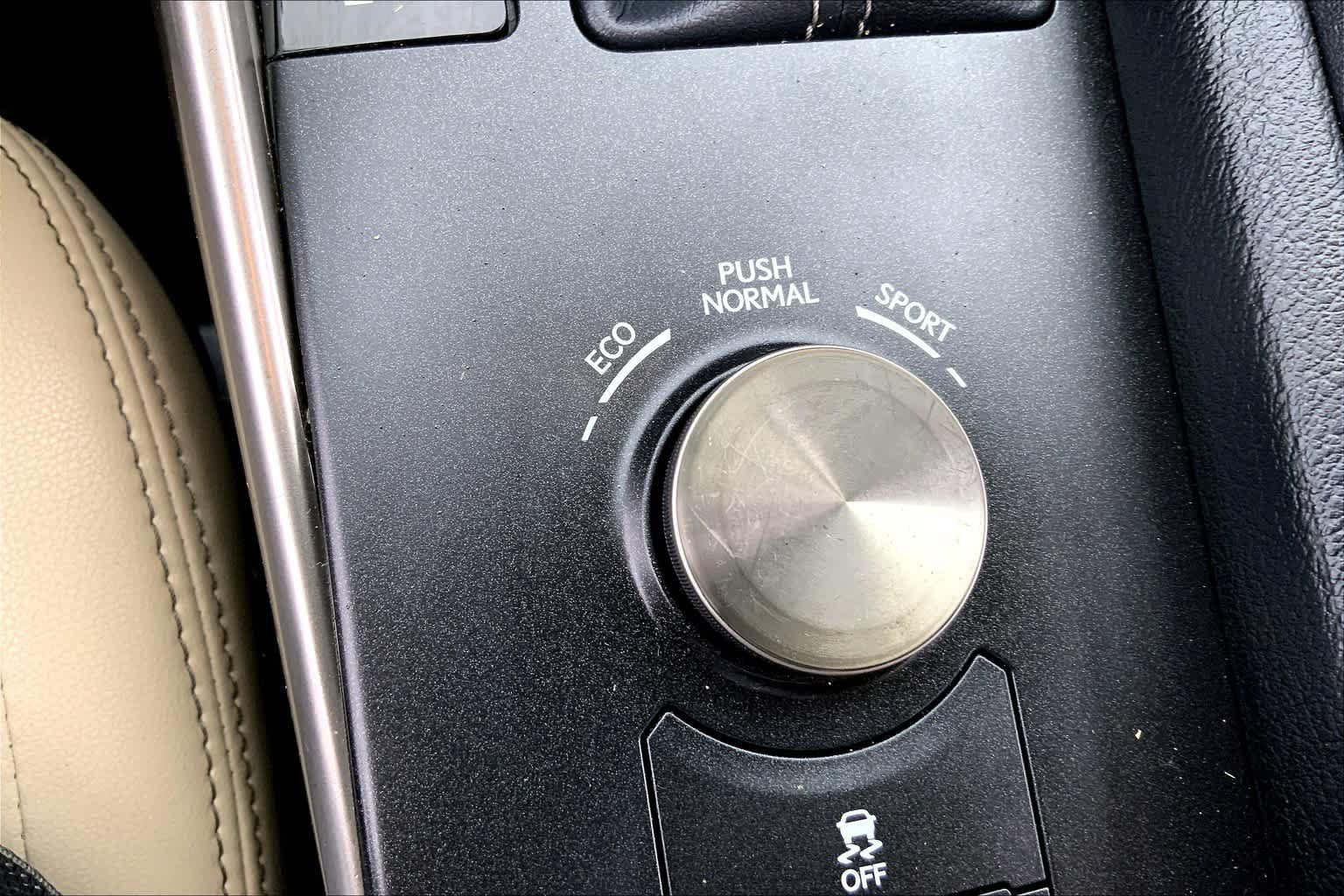 Used 2015 Lexus IS 350 w/ Navigation System Package RWD image 30