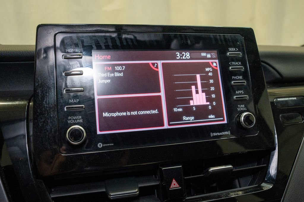 Used 2024 Toyota Camry SE image 11