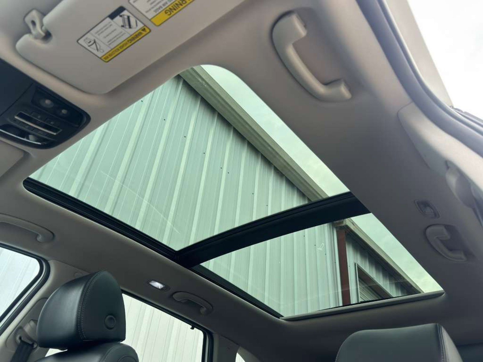 Used 2019 Kia Sorento SX w/ SX Touring Package image 11