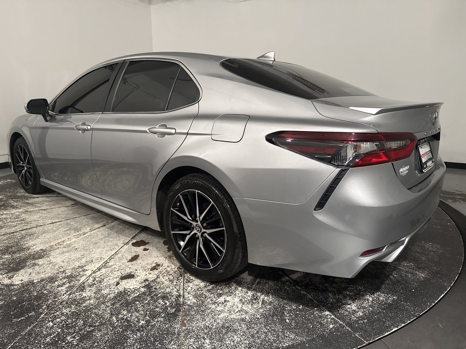 Used 2023 Toyota Camry SE FWD image 9