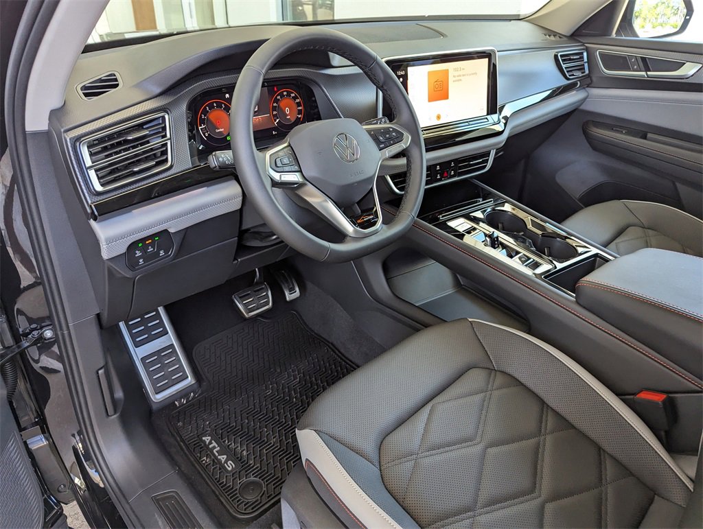 New 2026 Volkswagen Atlas Peak Edition image 11