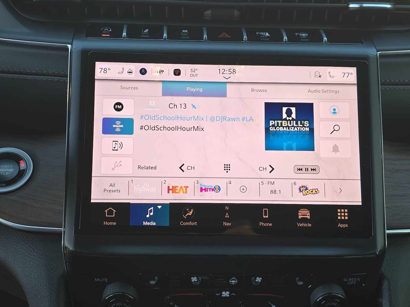 Used 2025 Jeep Grand Cherokee Summit w/ Obsidian Package image 28