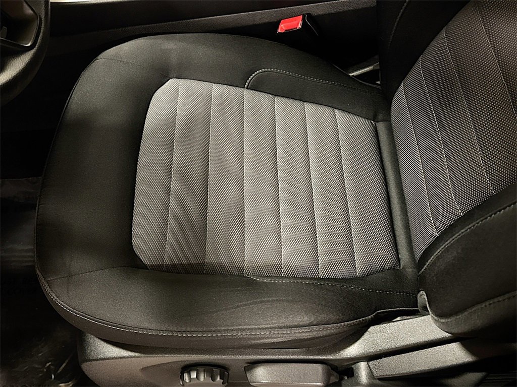 Used 2022 Ford Edge SE image 20