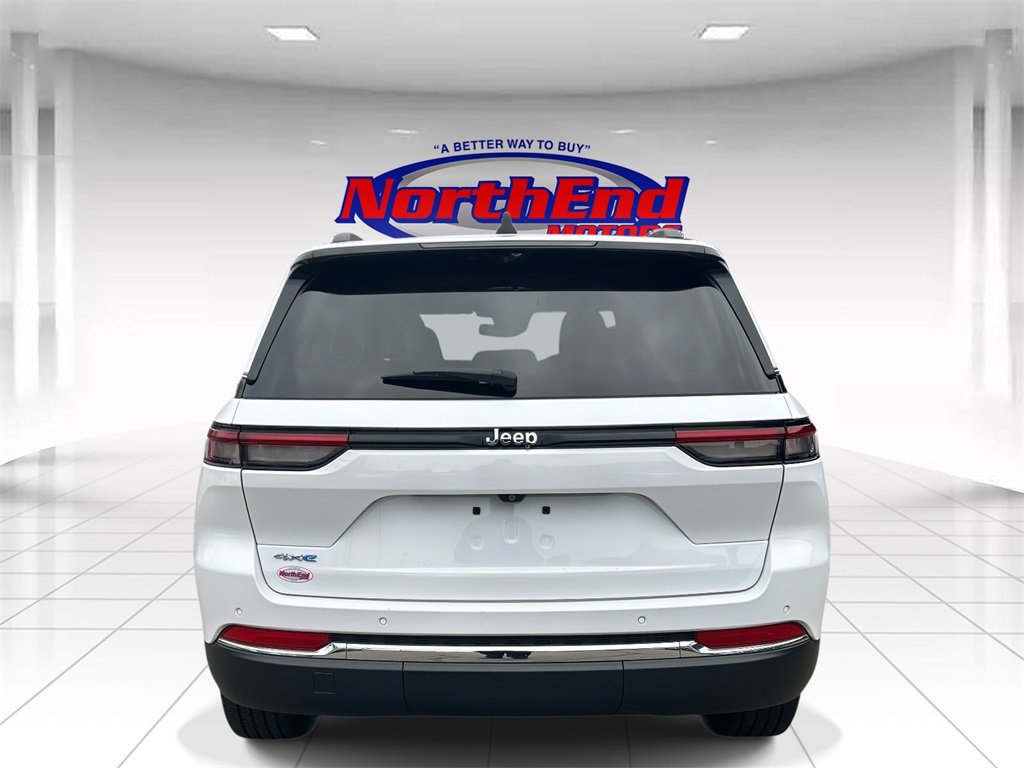 Used 2023 Jeep Grand Cherokee 4WD 4xe w/ Luxury Tech Group II image 4