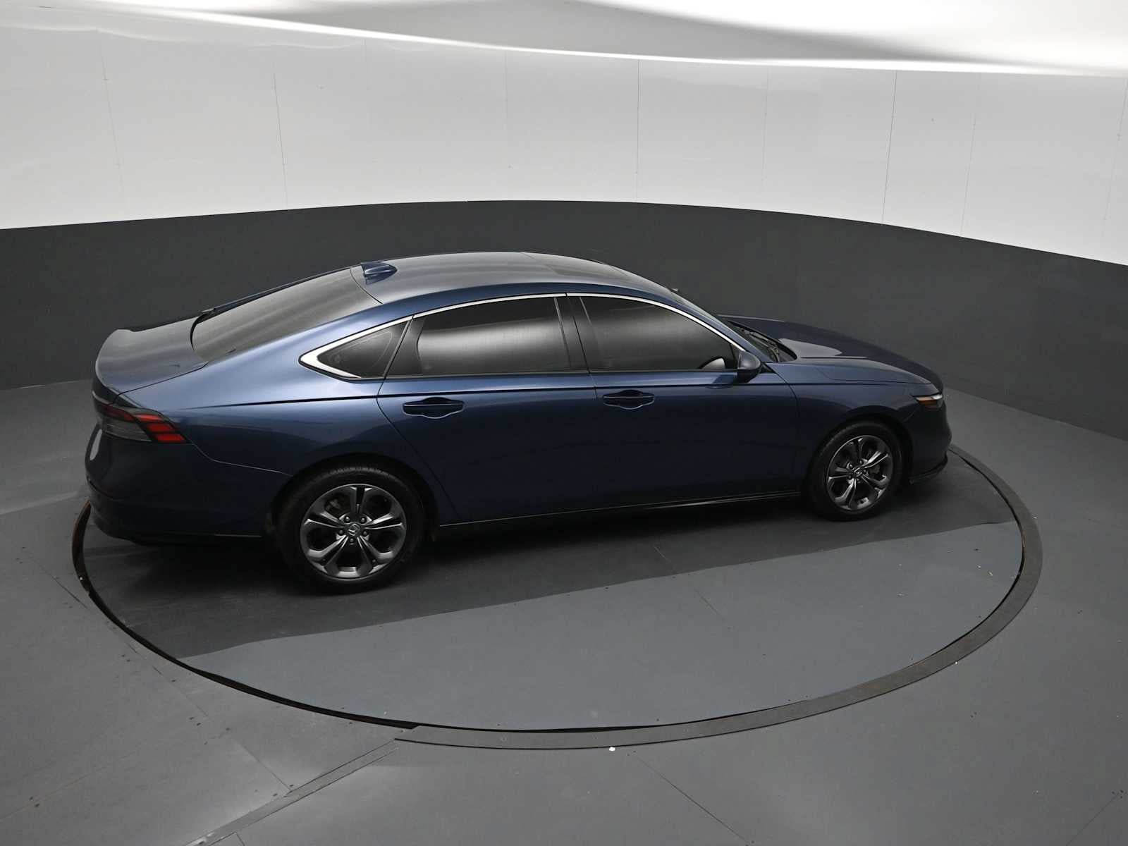 Used 2023 Honda Accord EX-L image 17