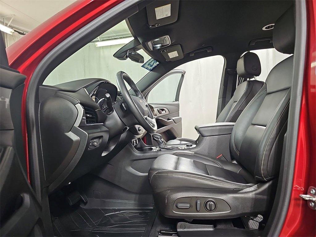 Certified 2023 Chevrolet Traverse LT w/ LPO, Floor Liner Package image 25