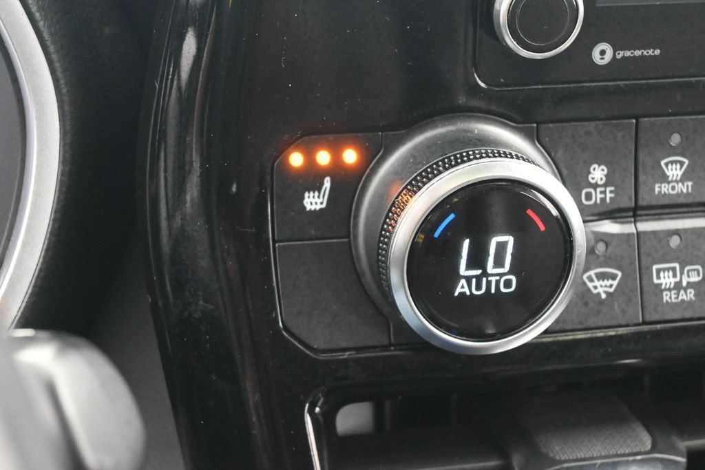 Used 2022 Toyota Highlander XLE AWD/4WD image 21