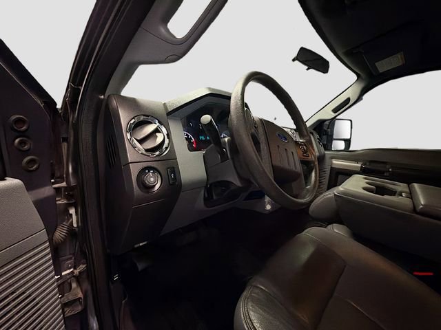 Used 2014 Ford F250 XLT w/ Snow Plow Prep Package image 9