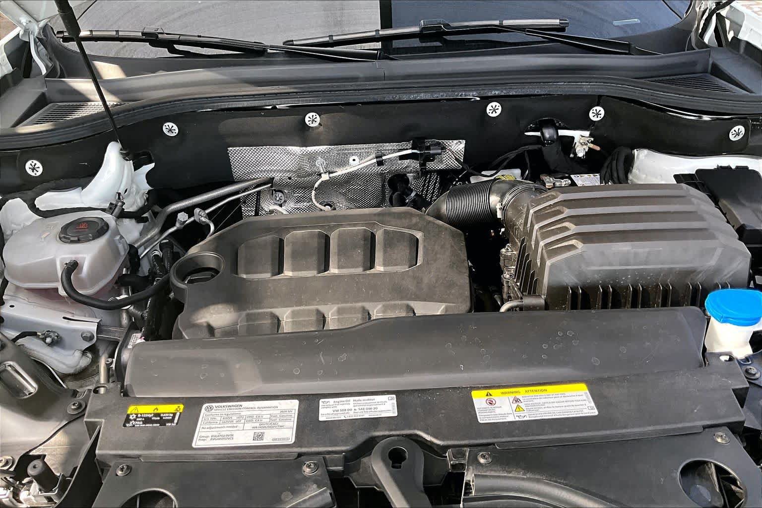 Used 2024 Volkswagen Atlas SEL Premium R-Line AWD/4WD image 32