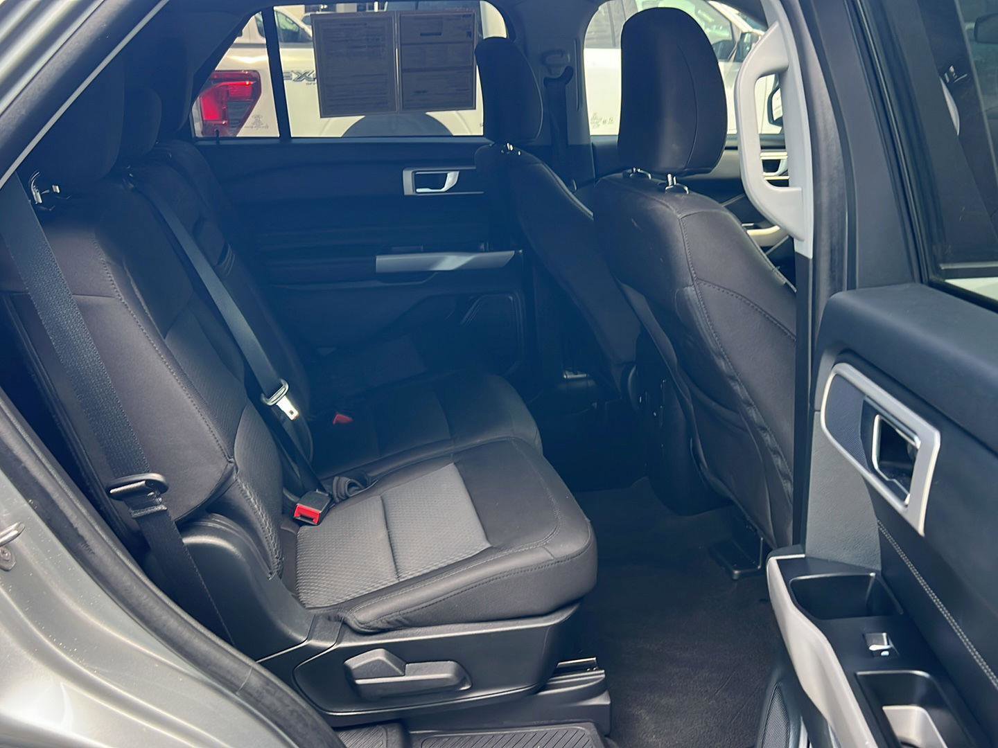 Certified 2024 Ford Explorer XLT RWD image 13