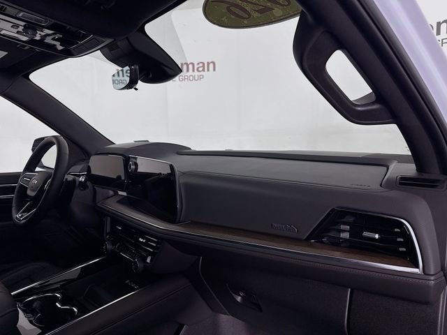 Used 2026 Chevrolet Suburban High Country w/ Sun And Tow Package AWD/4WD image 34