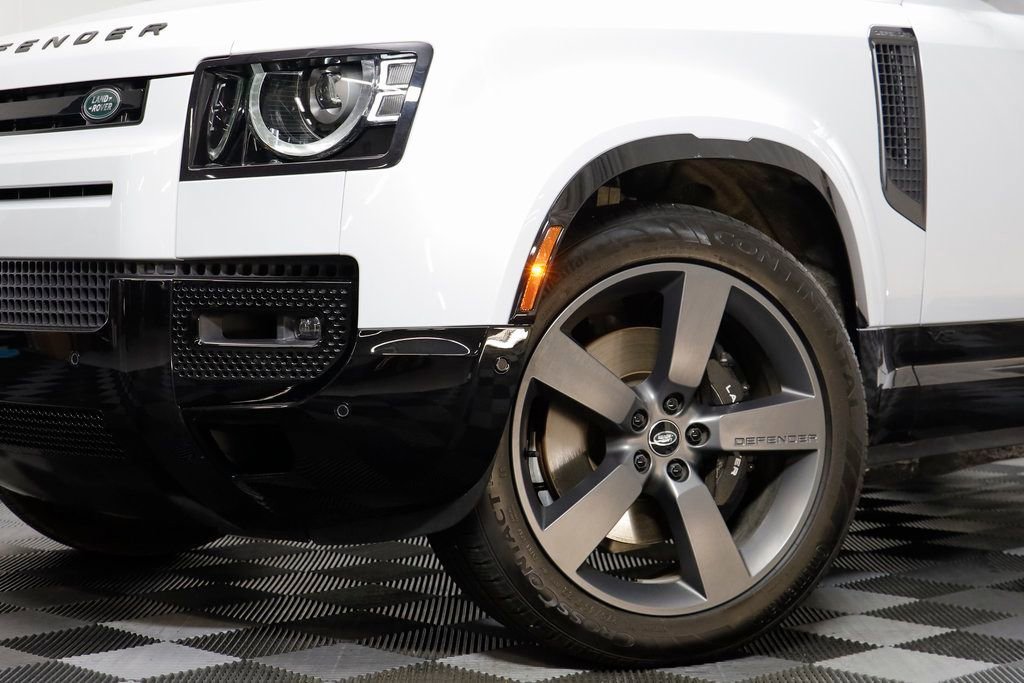 Used 2023 Land Rover Defender 110 V8 image 3