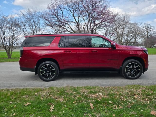 New 2026 Chevrolet Suburban RST w/ Comfort Package AWD/4WD image 11