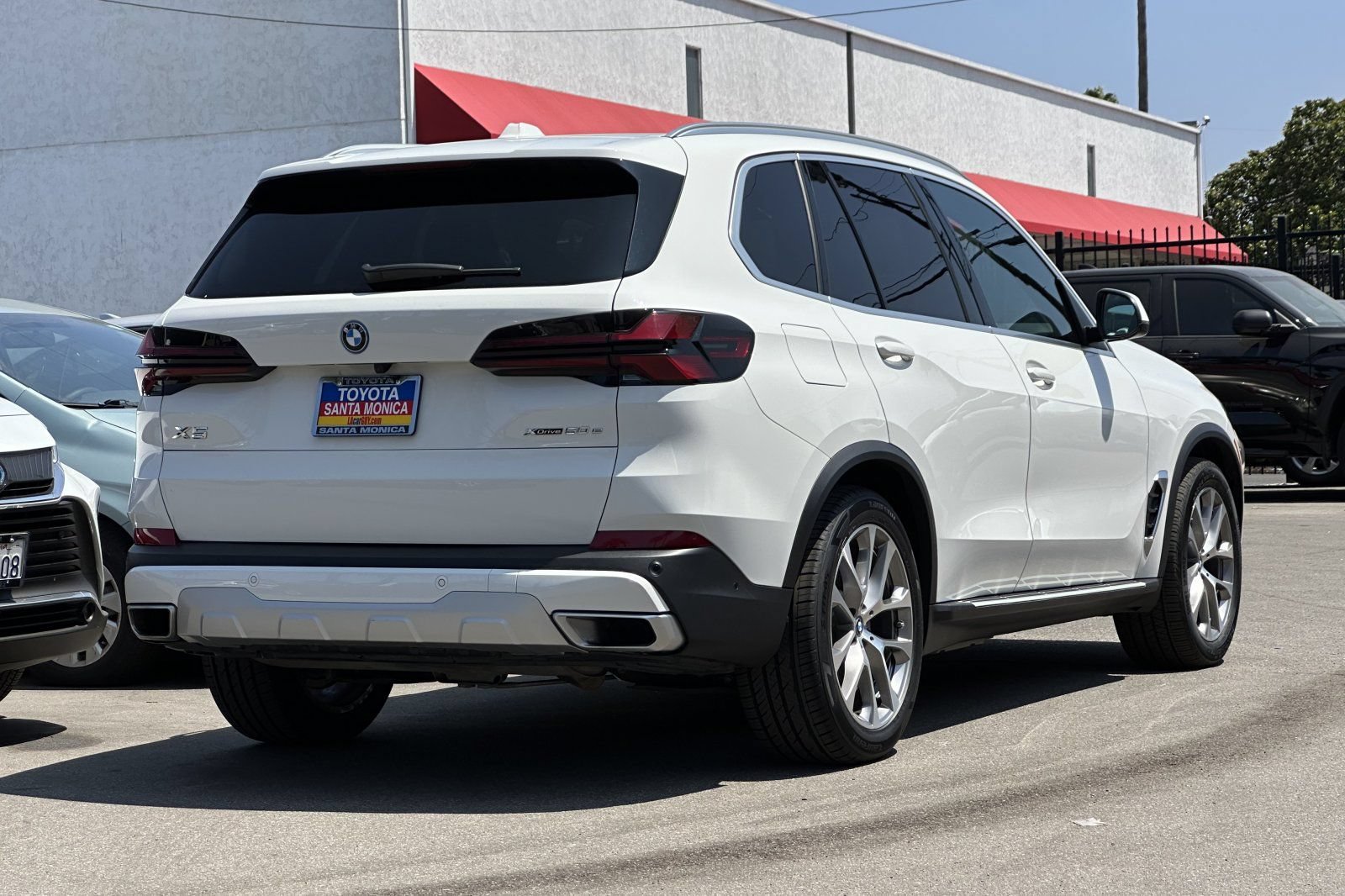 Used 2025 BMW X5 xDrive50e AWD/4WD image 4