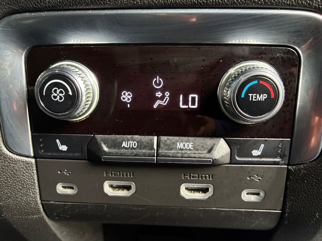 Used 2021 GMC Yukon SLT w/ SLT Luxury Plus Package image 6