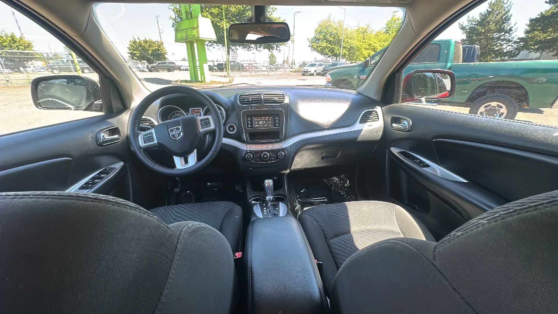 Used 2019 Dodge Journey SE w/ Premium Group FWD image 11