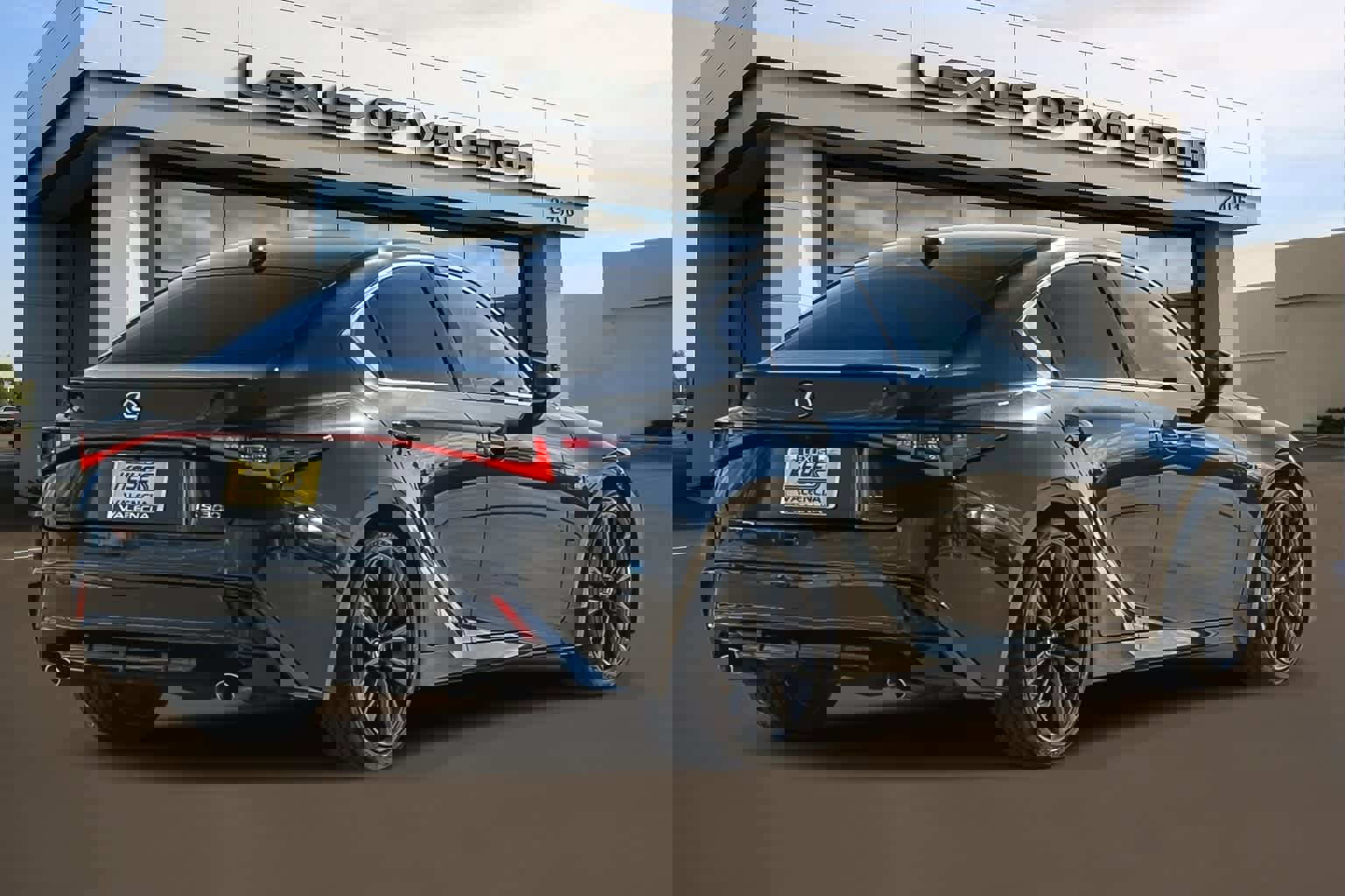 Used 2024 Lexus IS 300 F Sport RWD image 4