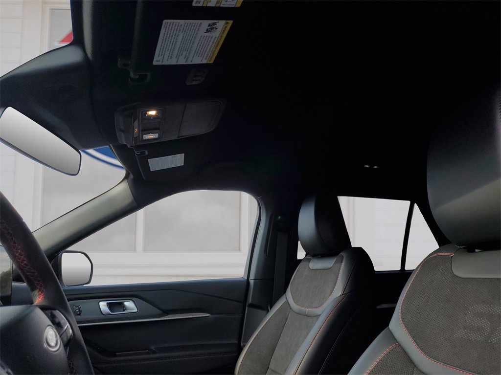Certified 2025 Ford Explorer ST image 13