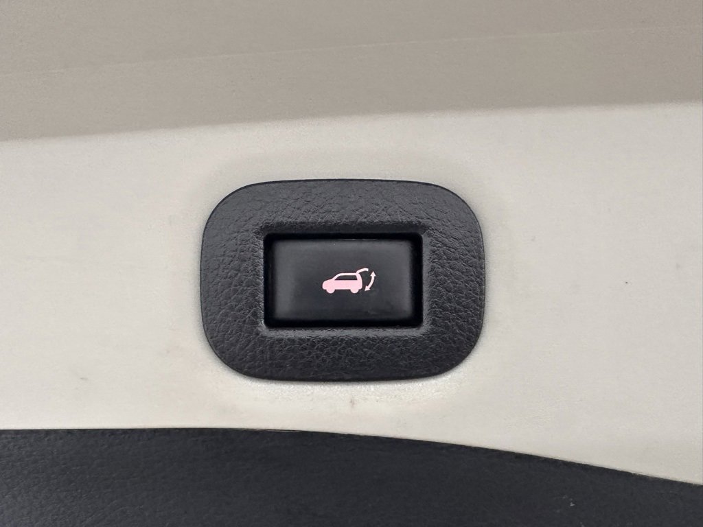 Used 2018 Nissan Rogue SV w/ Premium Package image 15