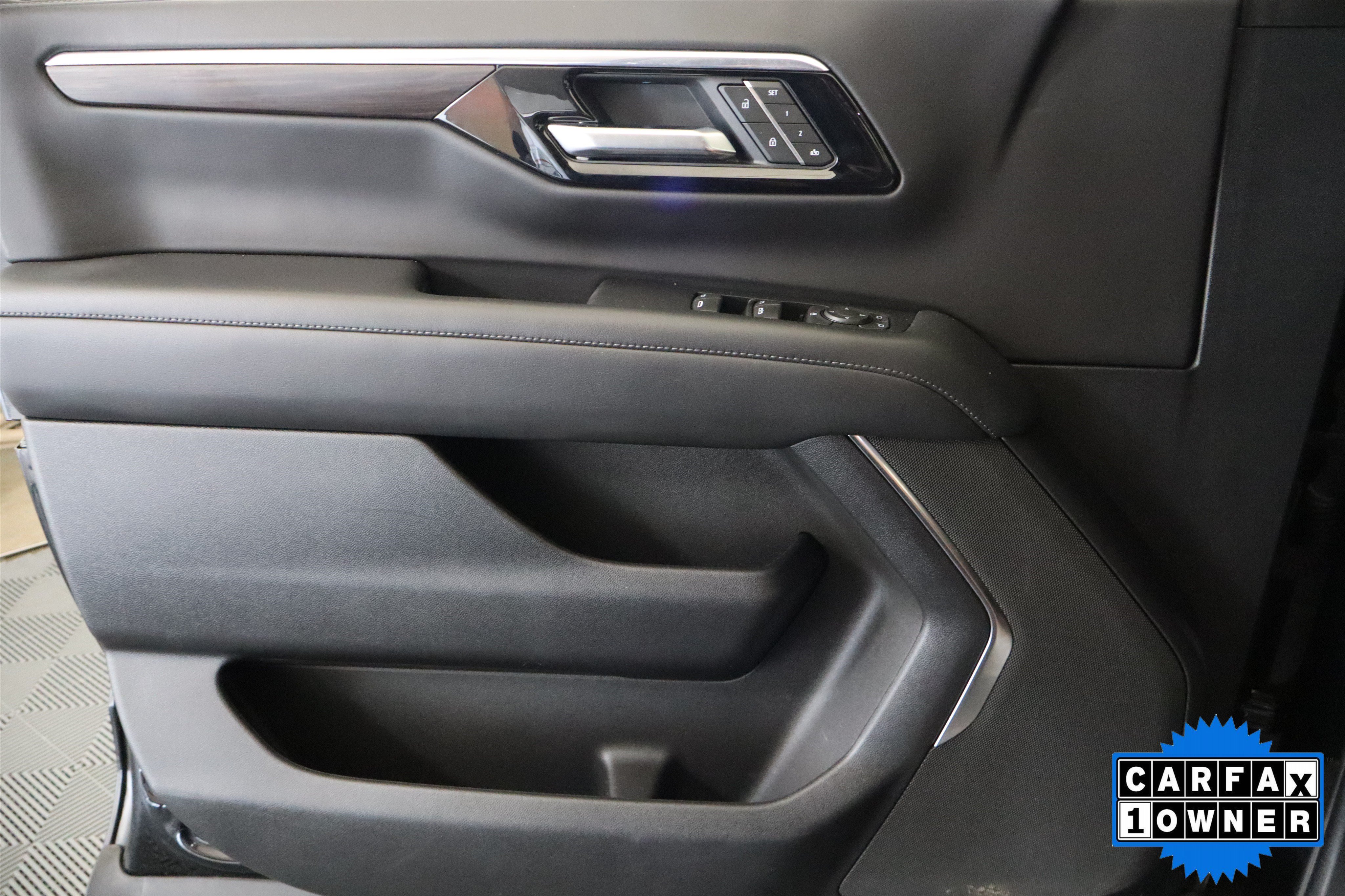 Used 2025 Chevrolet Suburban LT AWD/4WD image 35