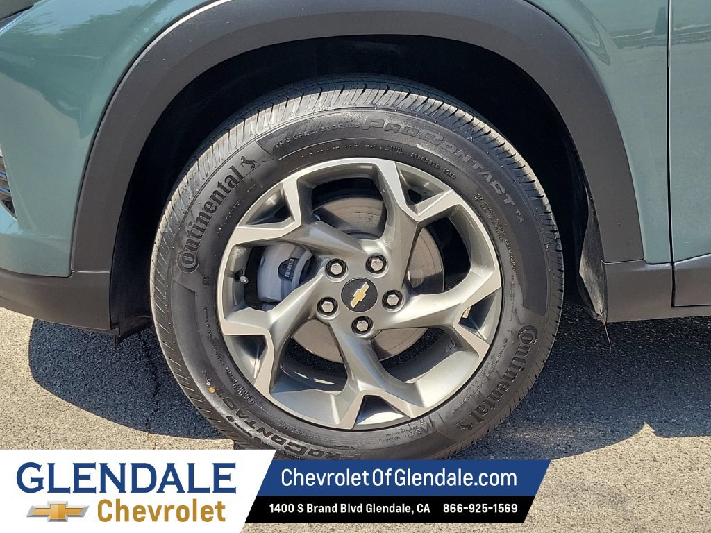 Used 2025 Chevrolet Trax LT FWD image 10