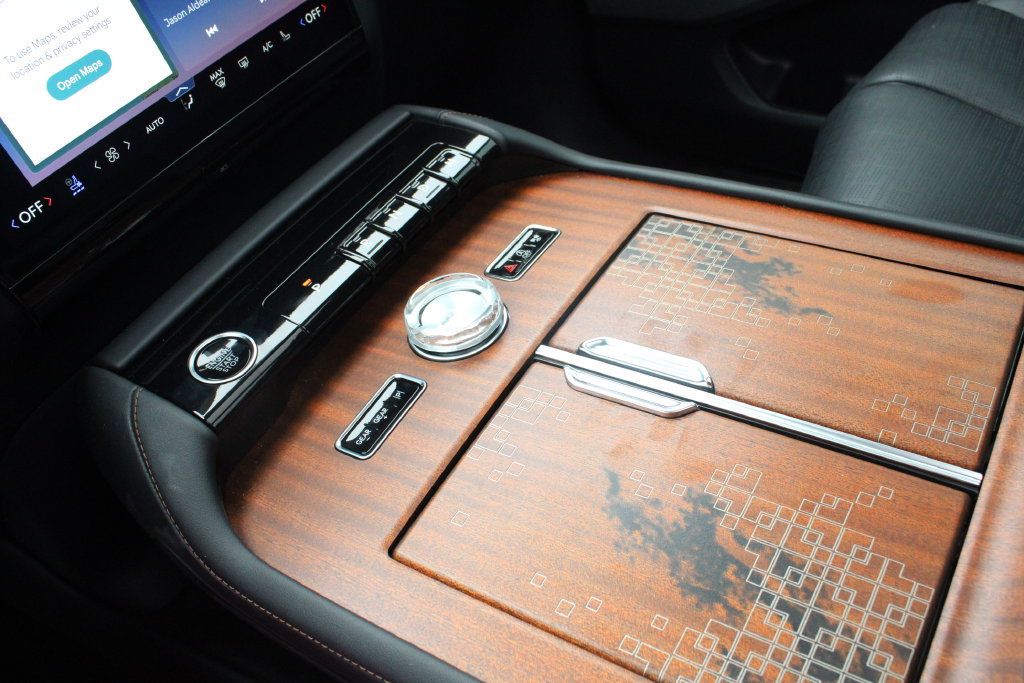 New 2027 Lincoln Navigator Black Label AWD/4WD image 15