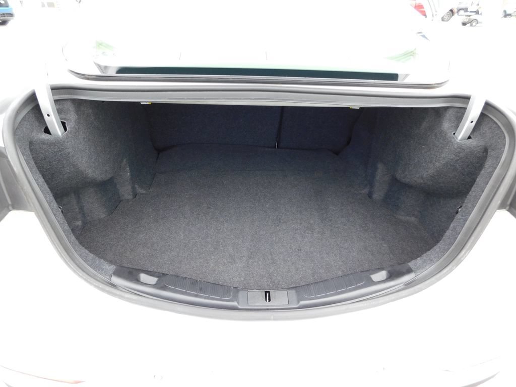 Used 2019 Ford Fusion SE FWD image 17