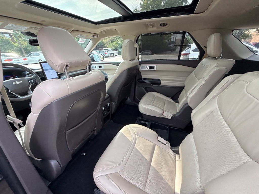 Used 2020 Ford Explorer Platinum w/ Premium Technology Package AWD/4WD image 28