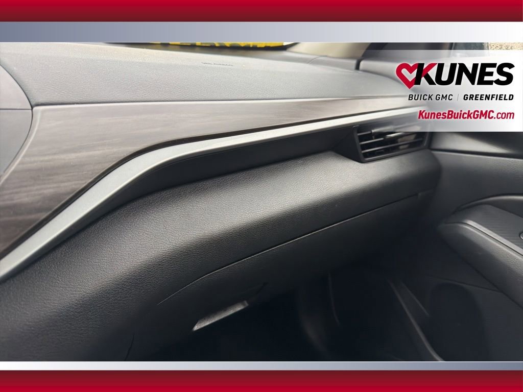 Used 2024 Nissan Altima 2.5 SV FWD image 23