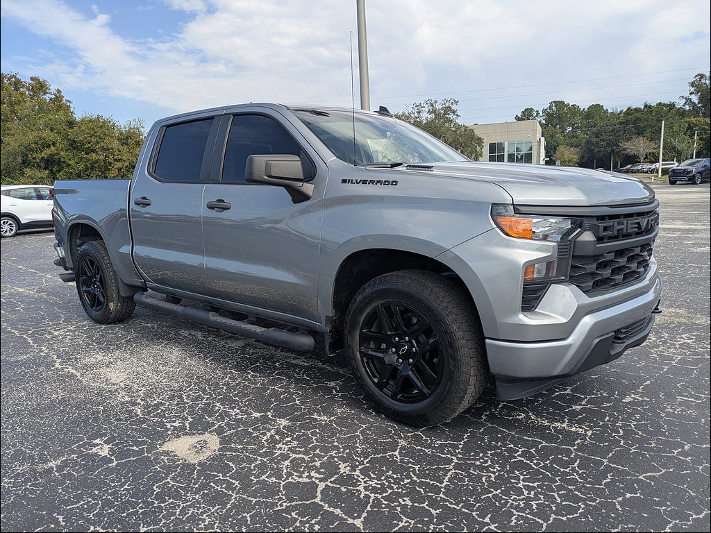 Used 2025 Chevrolet Silverado 1500 Custom w/ Turbomax Blackout Package RWD image 4