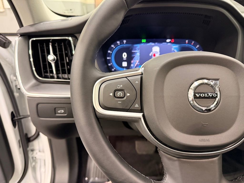 Used 2025 Volvo XC60 B5 Core w/ Climate Package image 13