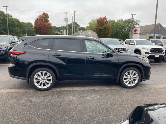 Used 2023 Toyota Highlander Limited image 7