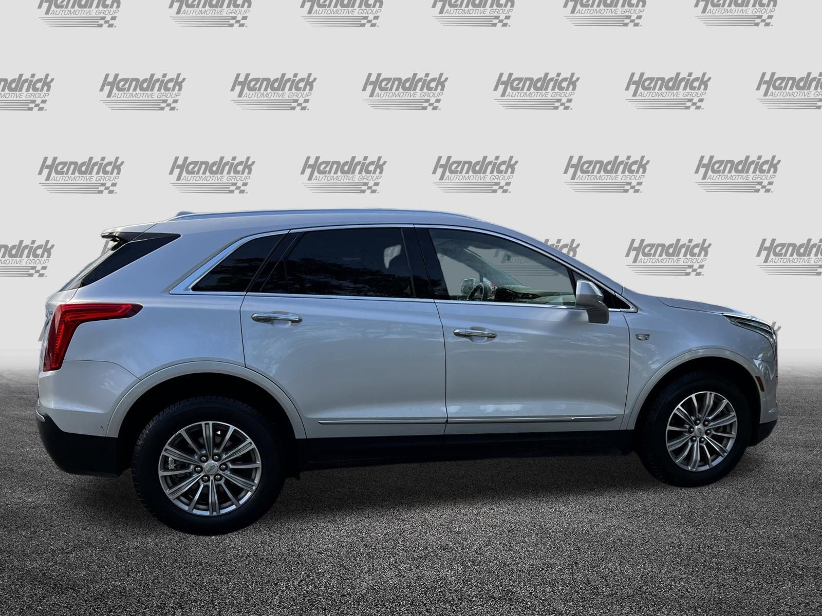 Used 2017 Cadillac XT5 Luxury w/ Driver Awareness Package FWD image 10