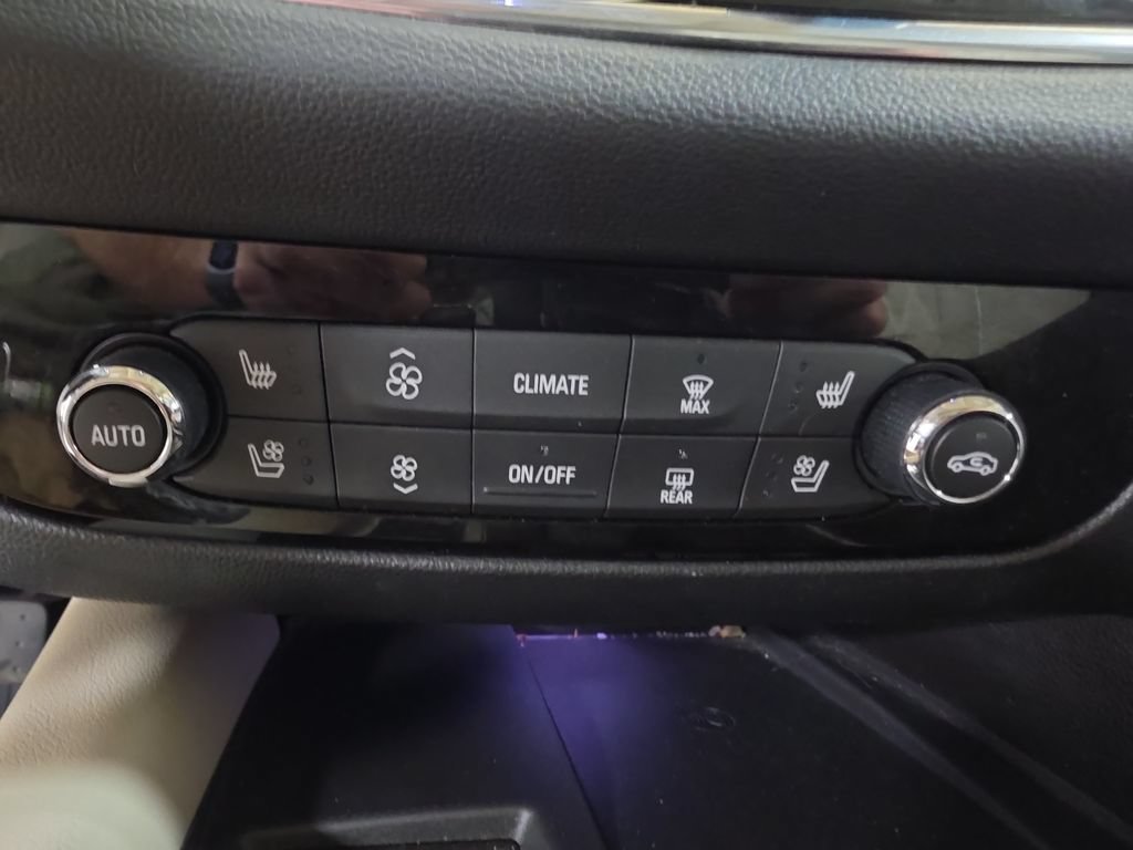 Used 2023 Buick Enclave Avenir w/ Avenir Technology Package AWD/4WD image 25