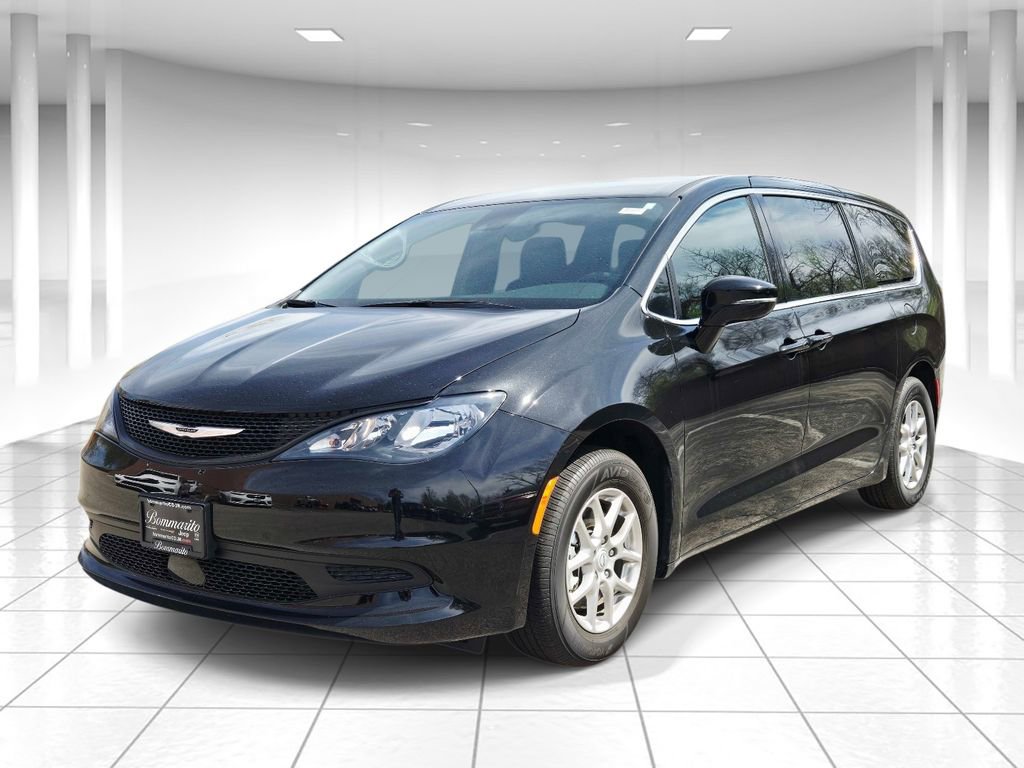 Used 2026 Chrysler Voyager LX image 7