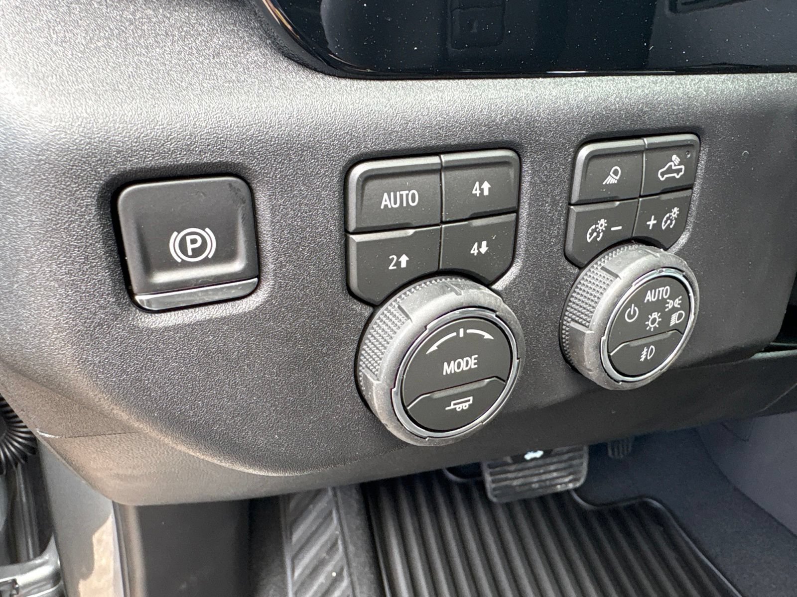 New 2026 Chevrolet Silverado 1500 LTZ w/ LTZ Premium Texas Edition AWD/4WD image 15