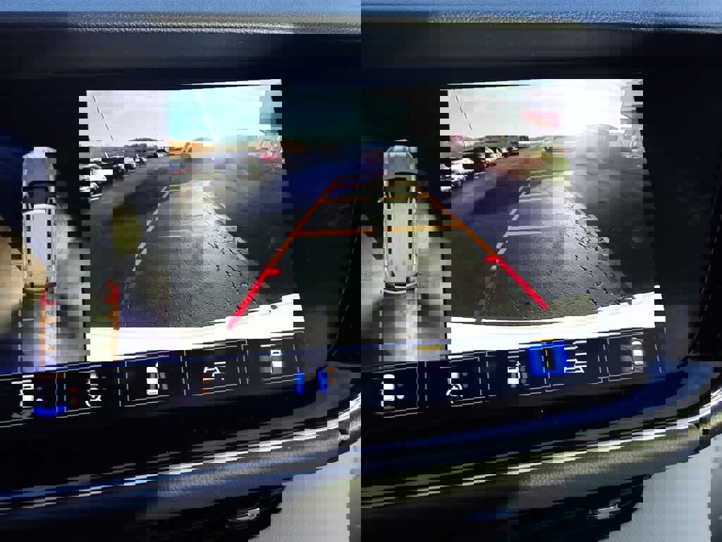 Certified 2022 Buick Envision Avenir w/ Technology Package II image 13