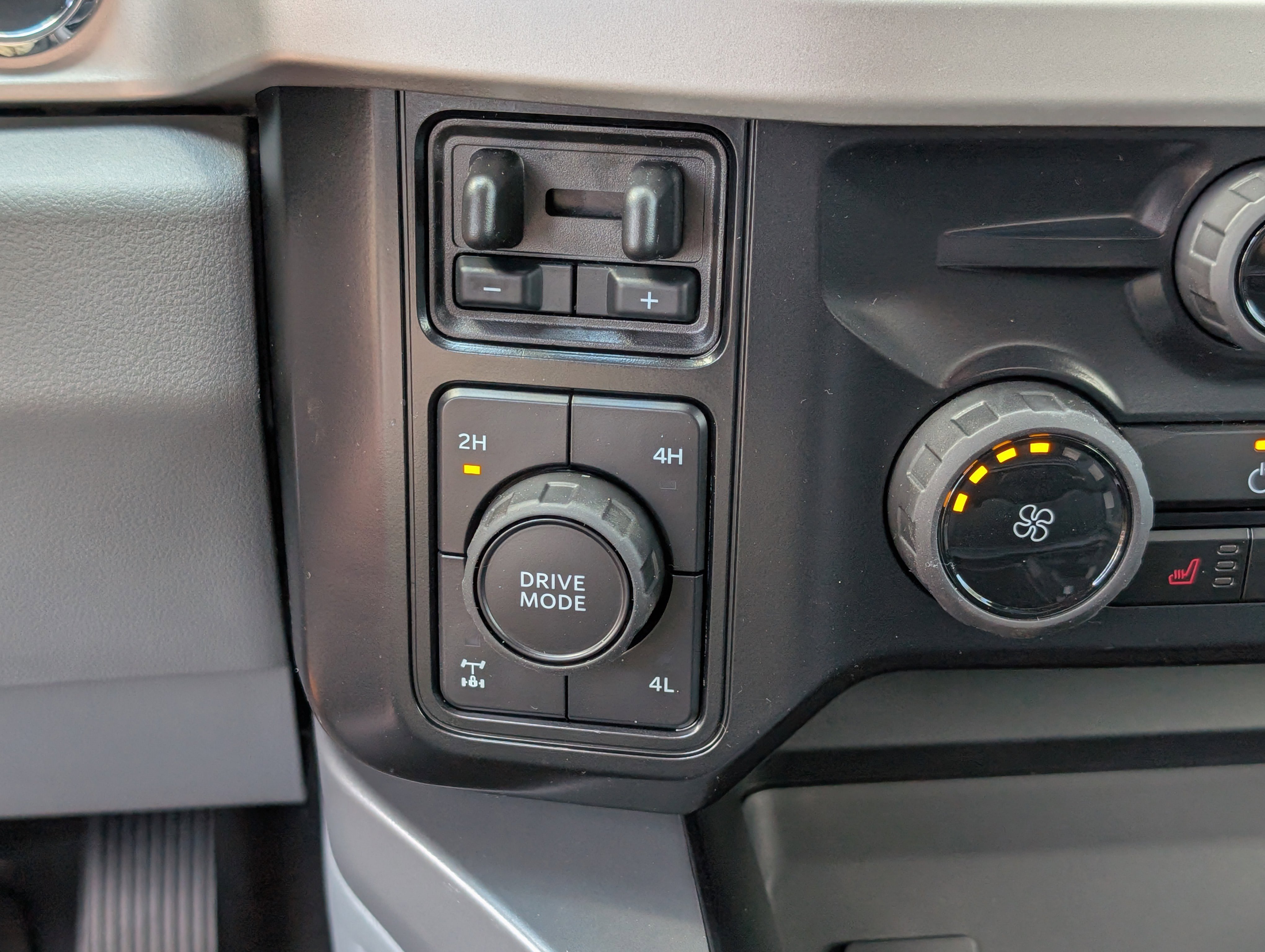 New 2026 Ford F250 XLT w/ XLT Premium Package image 24