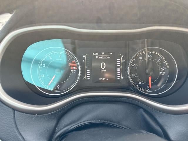 Used 2016 Jeep Cherokee Latitude AWD/4WD image 12