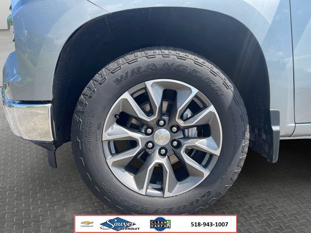 Used 2023 Chevrolet Silverado 1500 LT w/ Z71 Off-Road Package AWD/4WD image 9