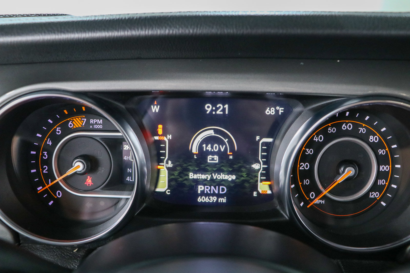 Used 2022 Jeep Wrangler Unlimited Sahara w/ Cold Weather Group AWD/4WD image 15