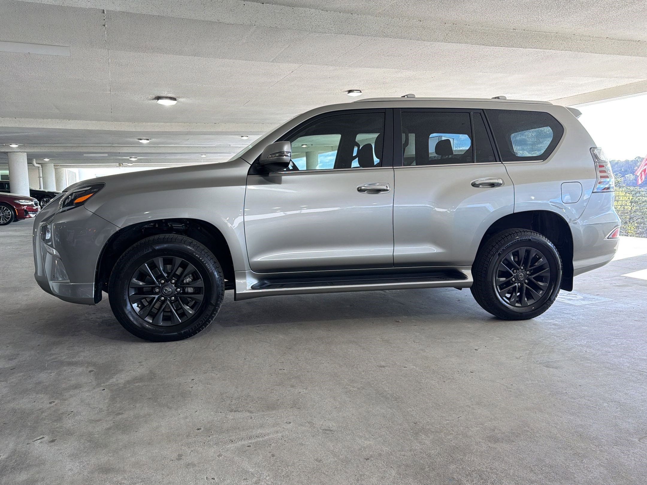 Used 2023 Lexus GX 460 Premium image 2