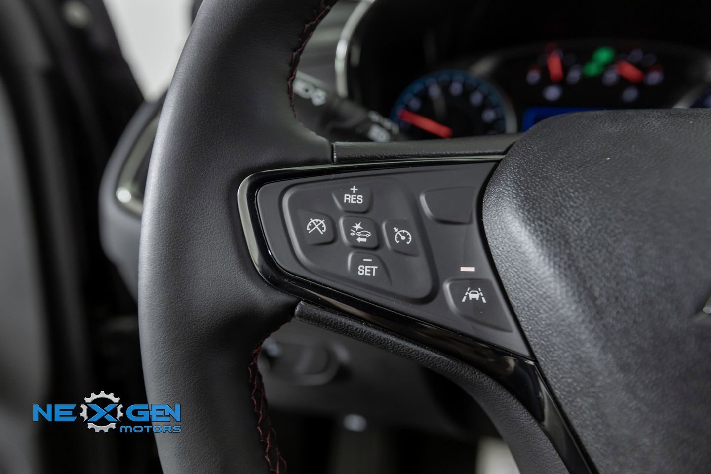Used 2023 Chevrolet Equinox RS FWD image 14