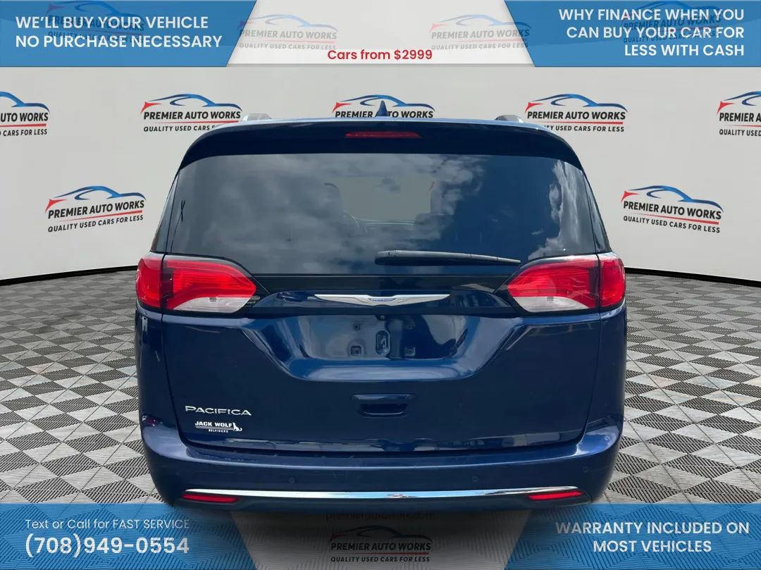 Used 2017 Chrysler Pacifica Touring-L Plus FWD image 5
