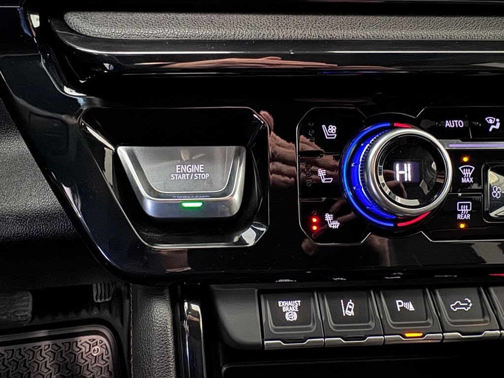 Certified 2025 GMC Sierra 2500 AT4 AWD/4WD image 26