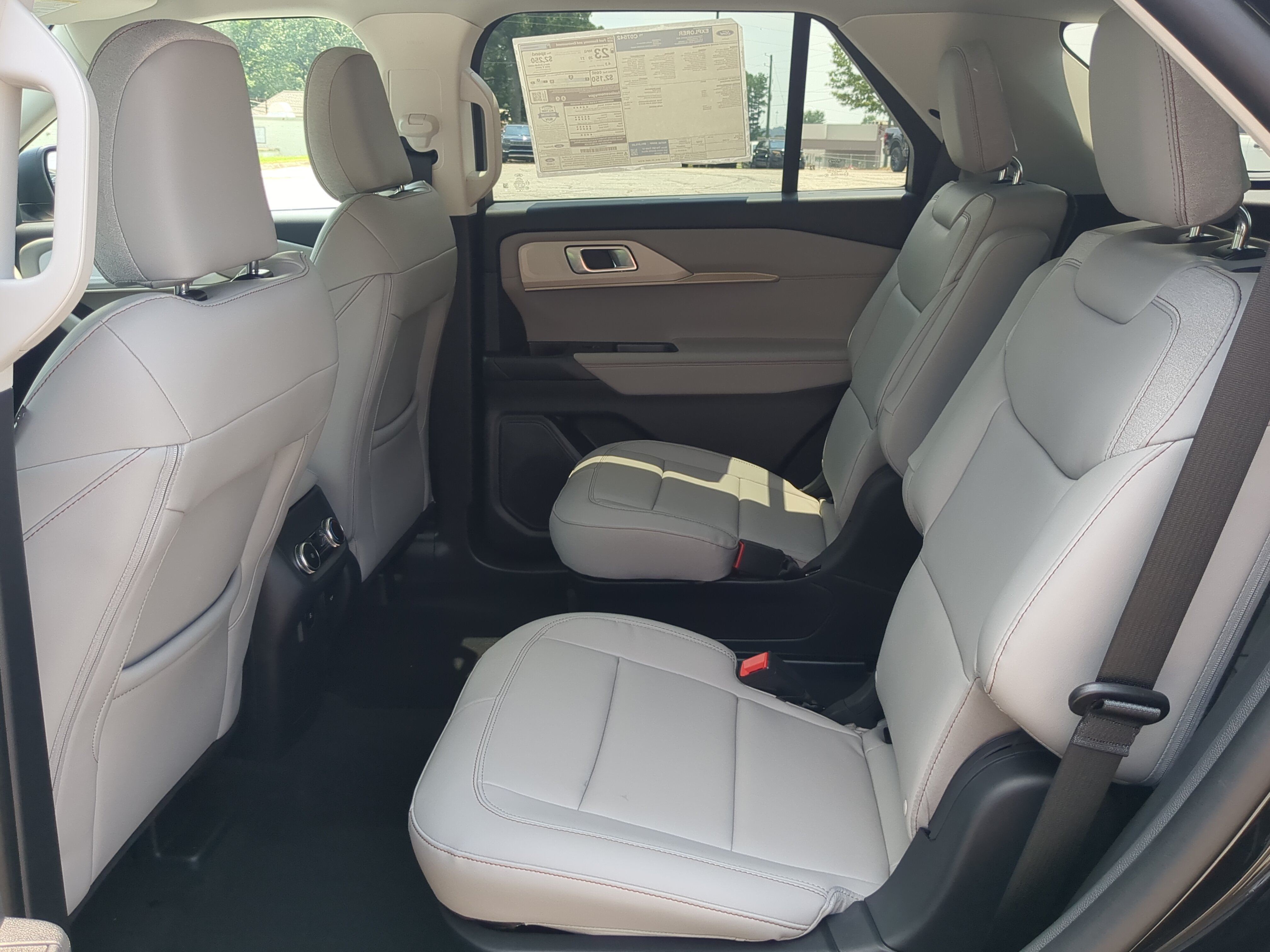 New 2026 Ford Explorer Active w/ Active Comfort Package AWD/4WD image 12